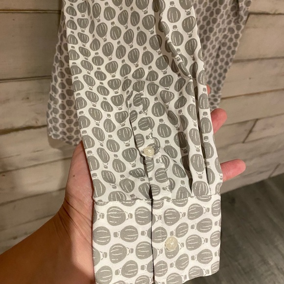 Grey hot air balloon print button up blouse. 100% polyester - Picture 4 of 12